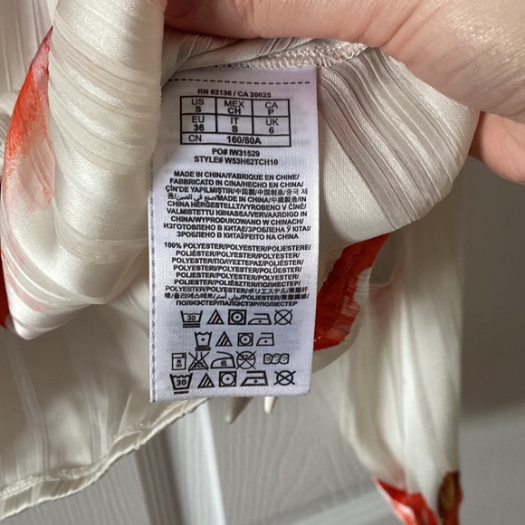 Guess satin long sleeve cream and rose print top with tie hem - Picture 9 of 9